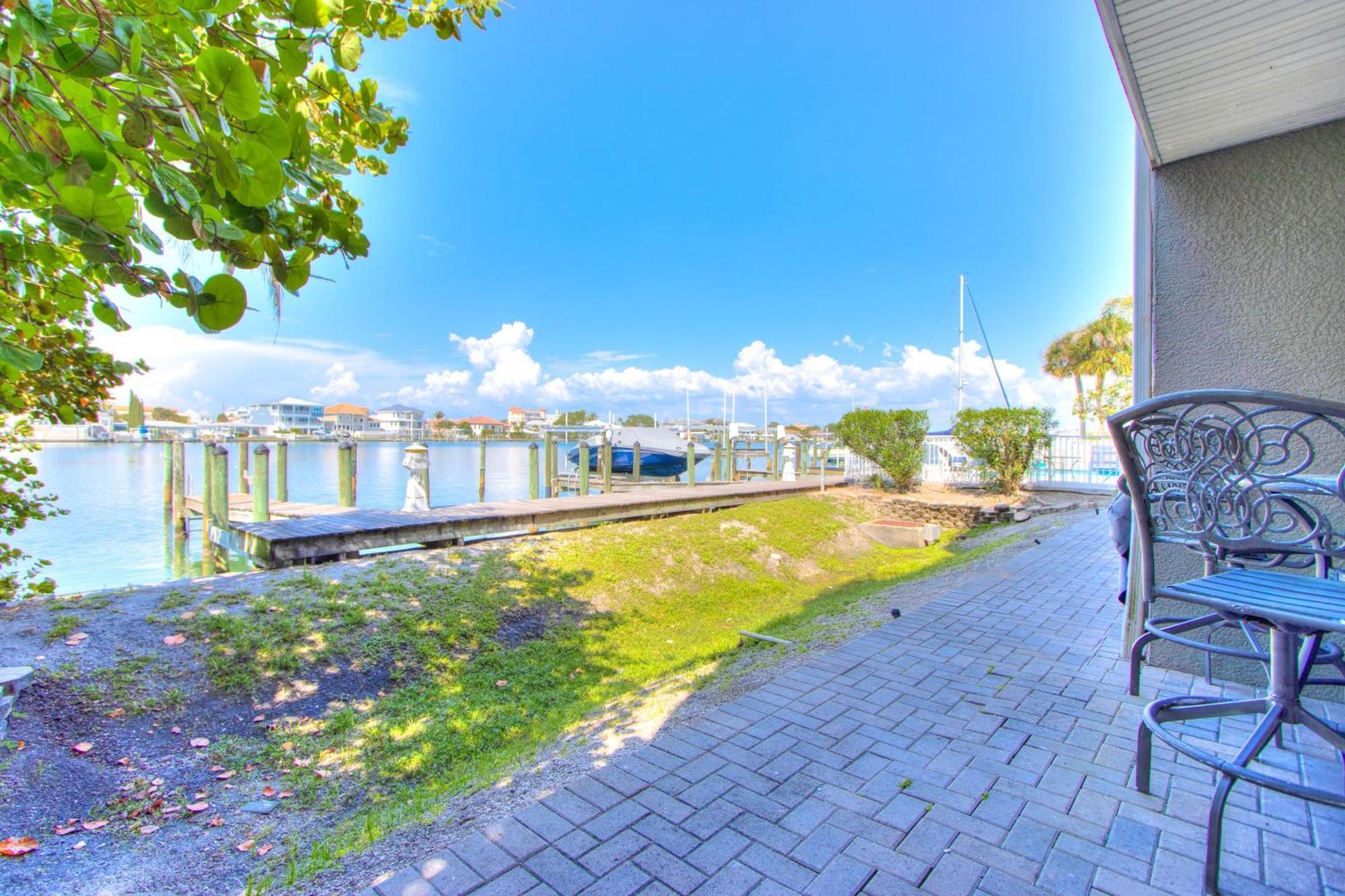 Bayway Luxury Waterfront Townhome & Pool Clearwater Beach Exterior foto